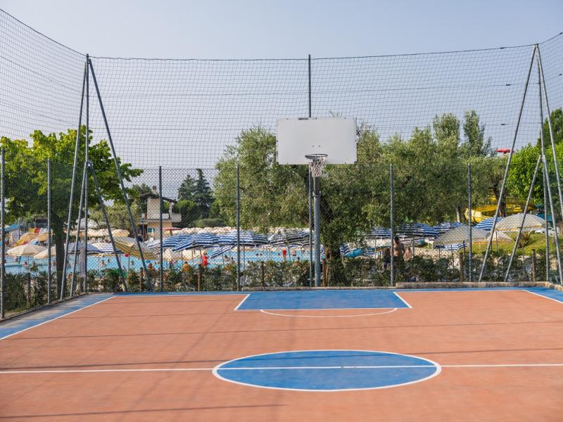 Sportplaetze Camping Lazise Gardasee Spiaggia Doro