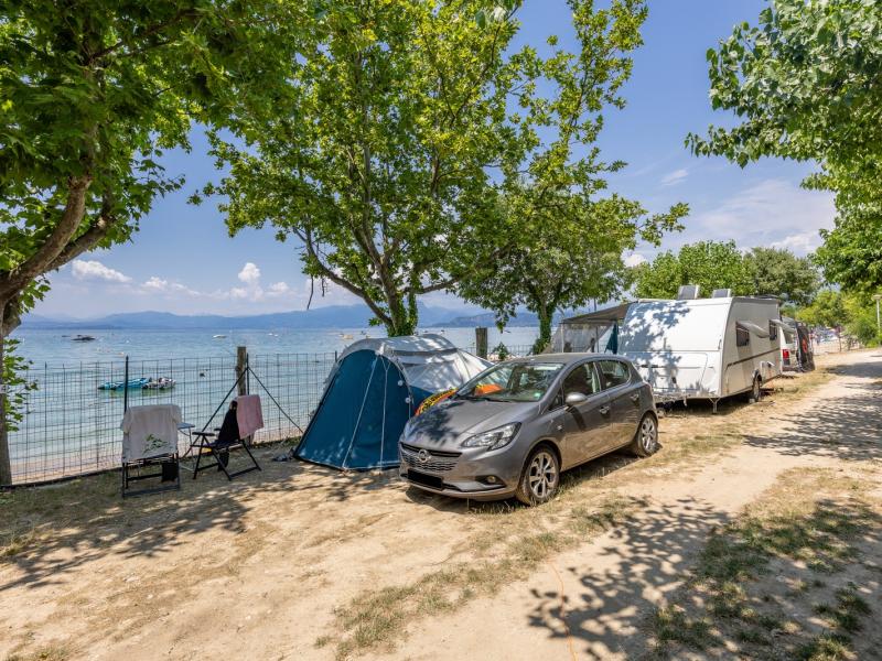 Camping Mini Lake View Pitch